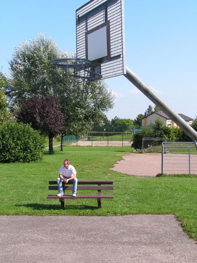 Jugendbank Tremezzo aus Recycling Kunststoff Jugendbank Parkbank Sitzbank