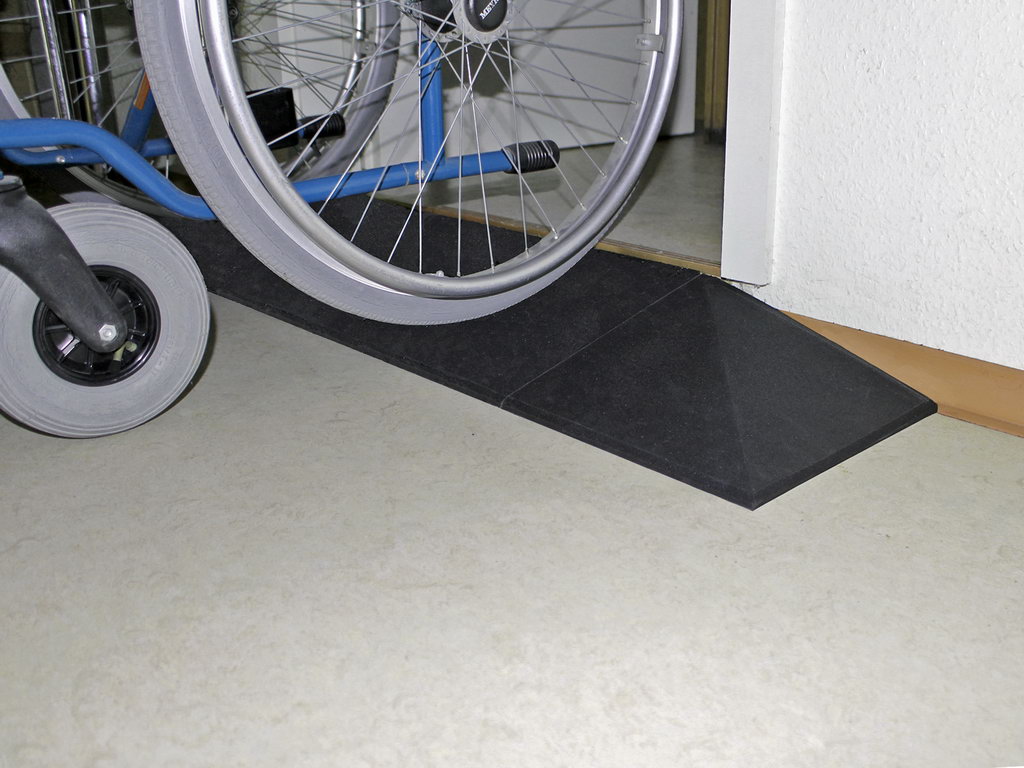 Rollstuhlrampe mit Eckteil Schwarz