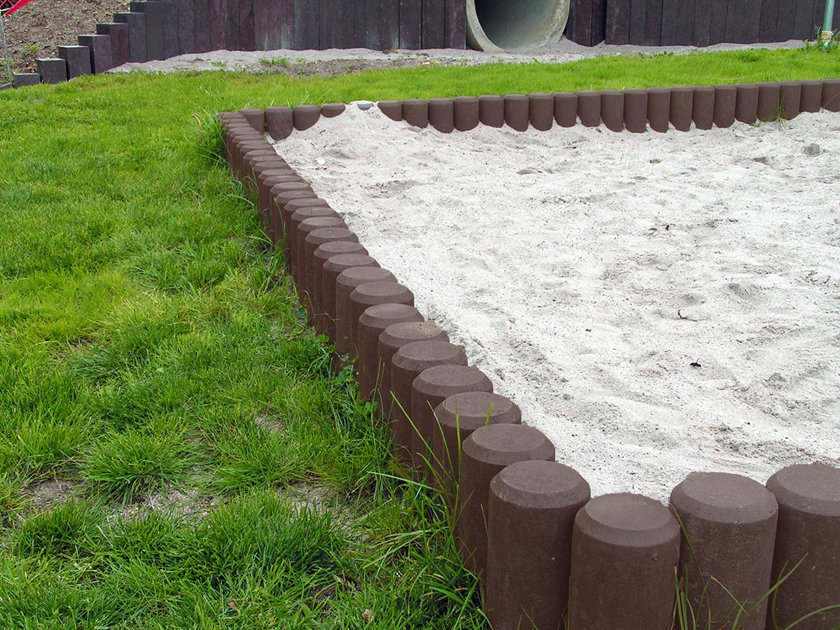 Rundpalisaden  Ø 15 cm aus recyceltem Kunststoff - Hohlprofil.