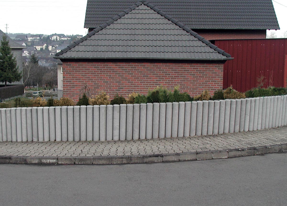 Rundpalisaden  Ø 12 cm aus recyceltem Kunststoff - Hohlprofil.
