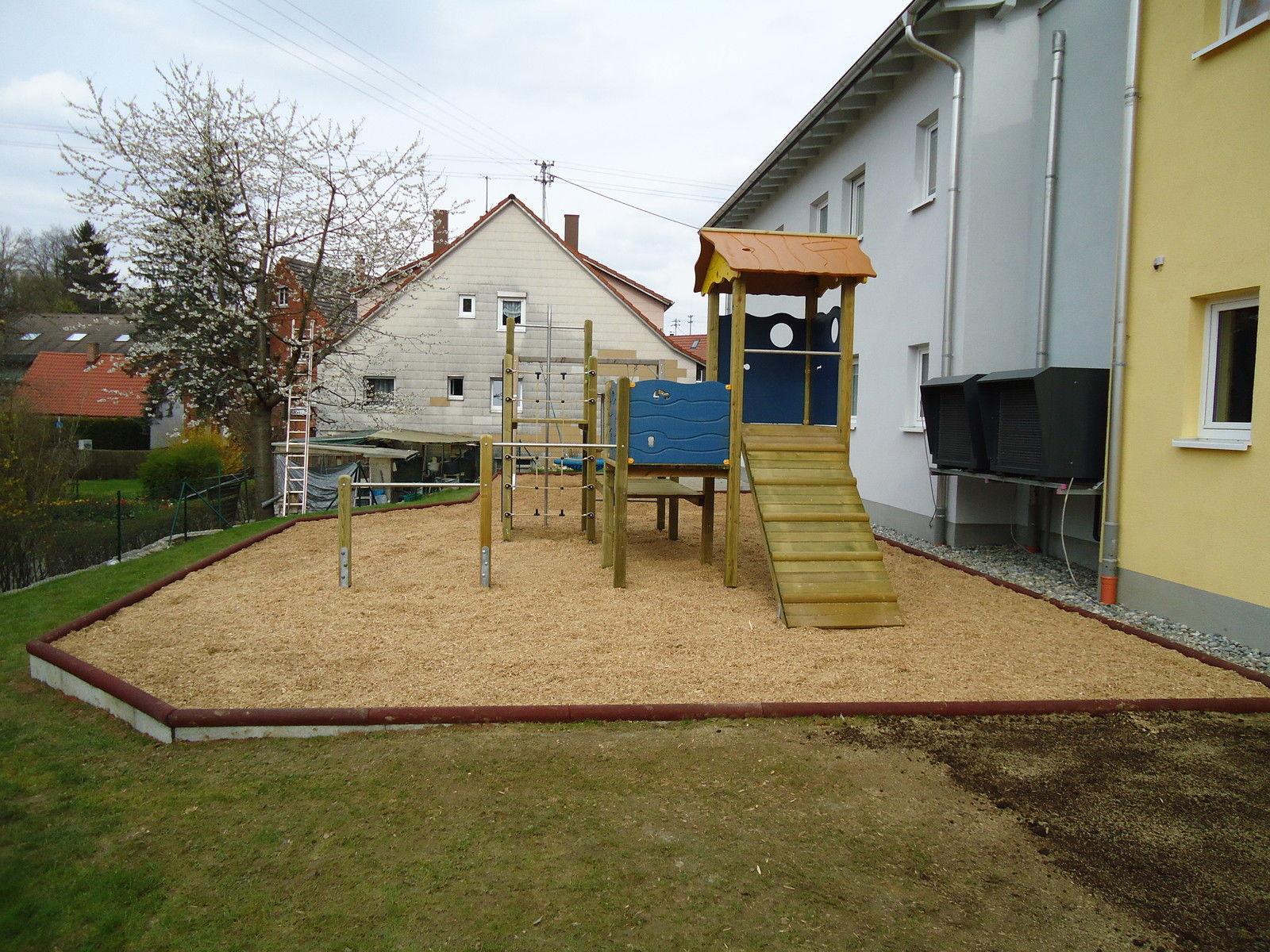 Gummigranulatüberzug für Beton Rabatten Spielplatz Kindergarten